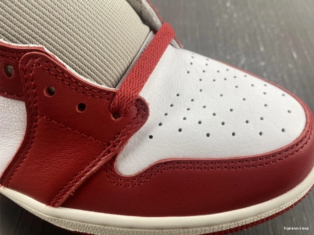 HYPE (W) OG Jordan Chenille 1 DJ4891-061 Newstalgia High 0818
